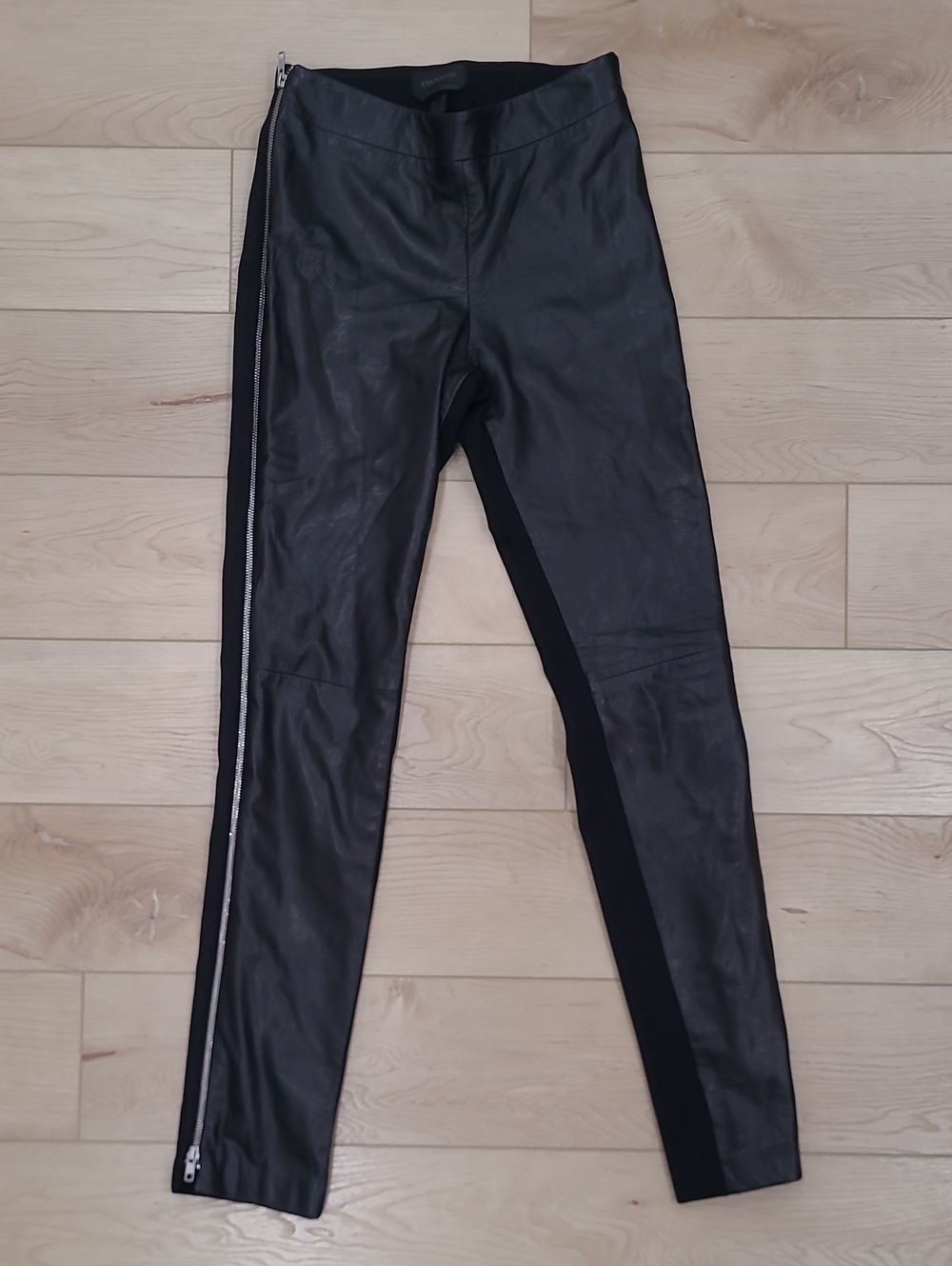 Y2K Women's Danier Dana Leather Pants/Leggings. Italian Leather. Made In Canada